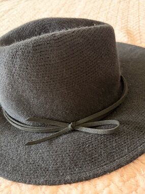 Universal Thread Black Felt Fedora with Slim Bow Band